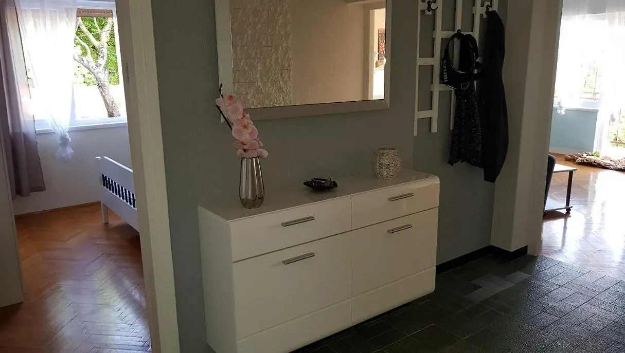 Brlja Nv - Apartment For 4 Persons Novi Vinodolski